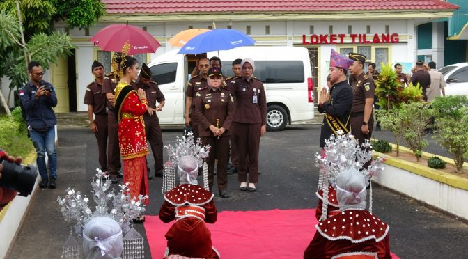 Kunjungan Kerja (KUNKER) Kepala Kejaksaan Tinggi Bengkulu Rina Verawati, S.H,.M.H ke Kejaksaan Negeri Kaur